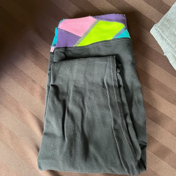 3/$60 Ivivva leggings - Picture 2 of 3